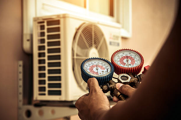 Professional Hvac Maintenance technician working in Costa Mesa, CA